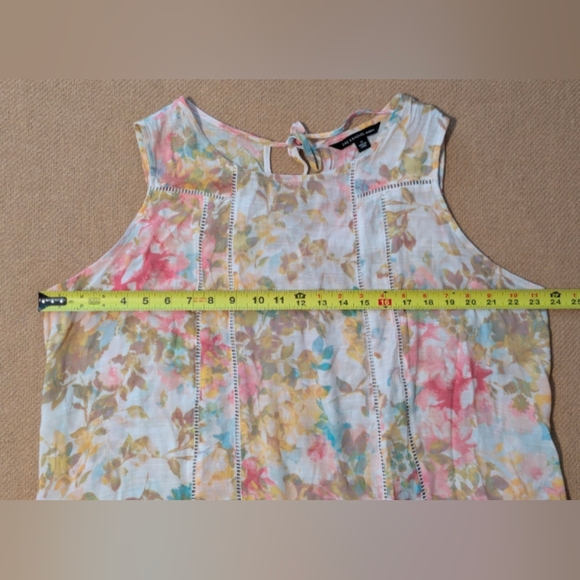 Zac & Rachel Woman Pastel Floral Patterned Sleeveless Tank Top - Picture 8 of 11
